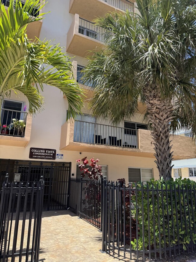 Building Photo - 1150 Collins Ave