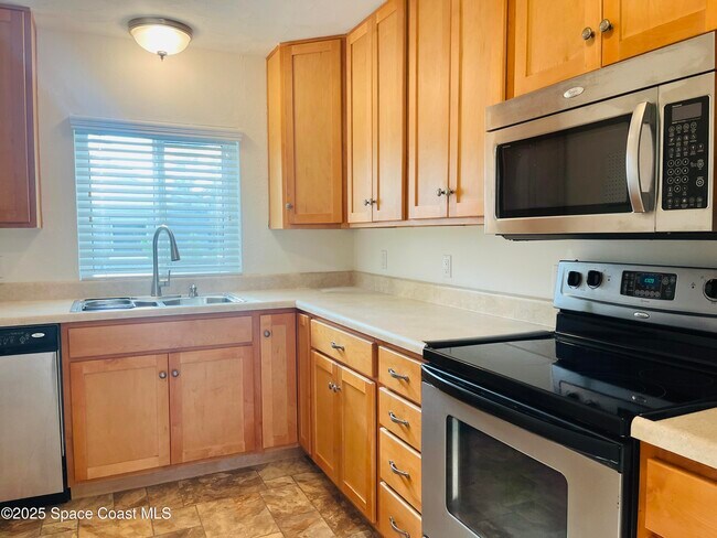 Building Photo - 925 S Tropical Trail