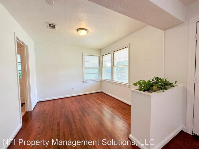 Building Photo - 3 br, 1 bath House - 102 Ariola Ave