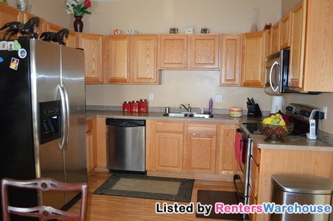 Building Photo - 8121 Pleasant View Dr NE