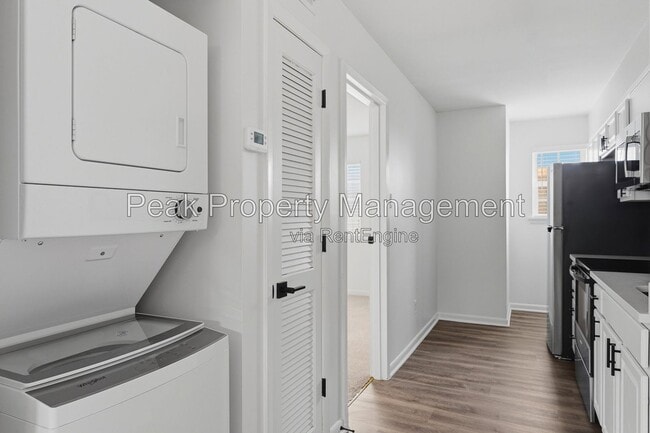 Interior Photo - Ashland Crossing