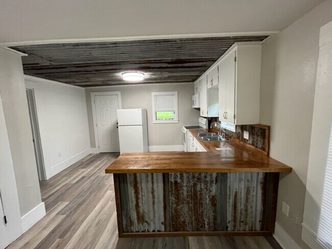 Building Photo - 439 Co Rd 412