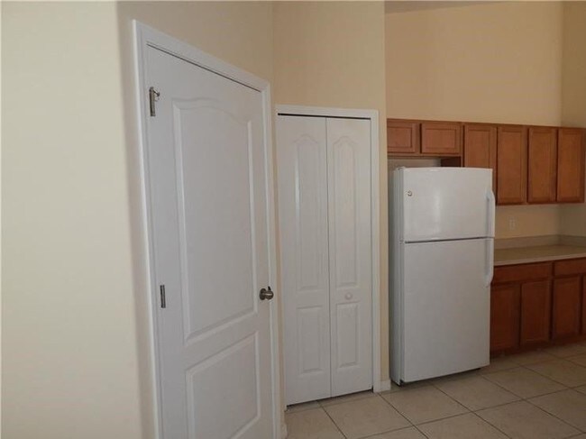 Building Photo - 3722 Hampton Hills Dr