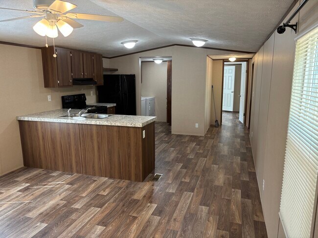 Foto del edificio - 2457 Culbreth Dr