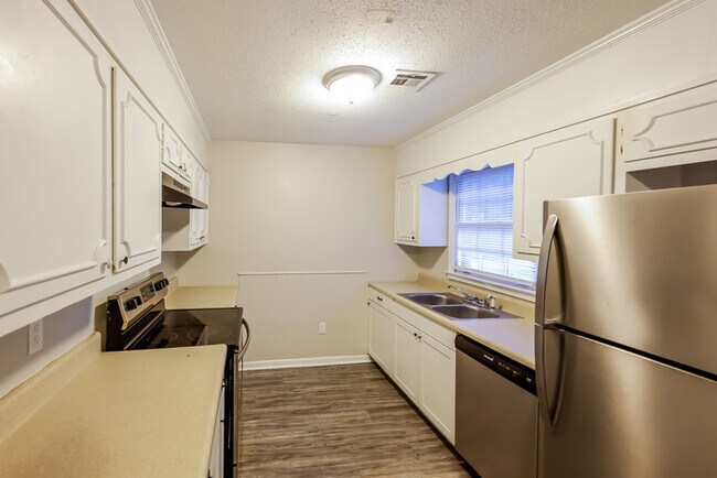 Foto del edificio - 323 N Burbank Dr