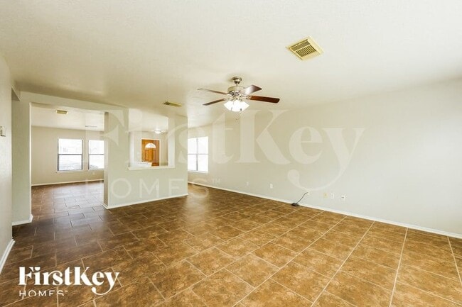 Building Photo - 5060 Viking Coral