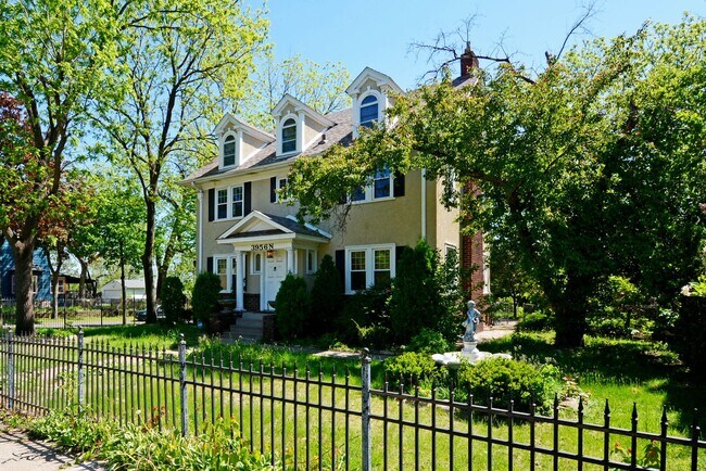Foto del edificio - Beautiful Home For Rent in Minneapolis!