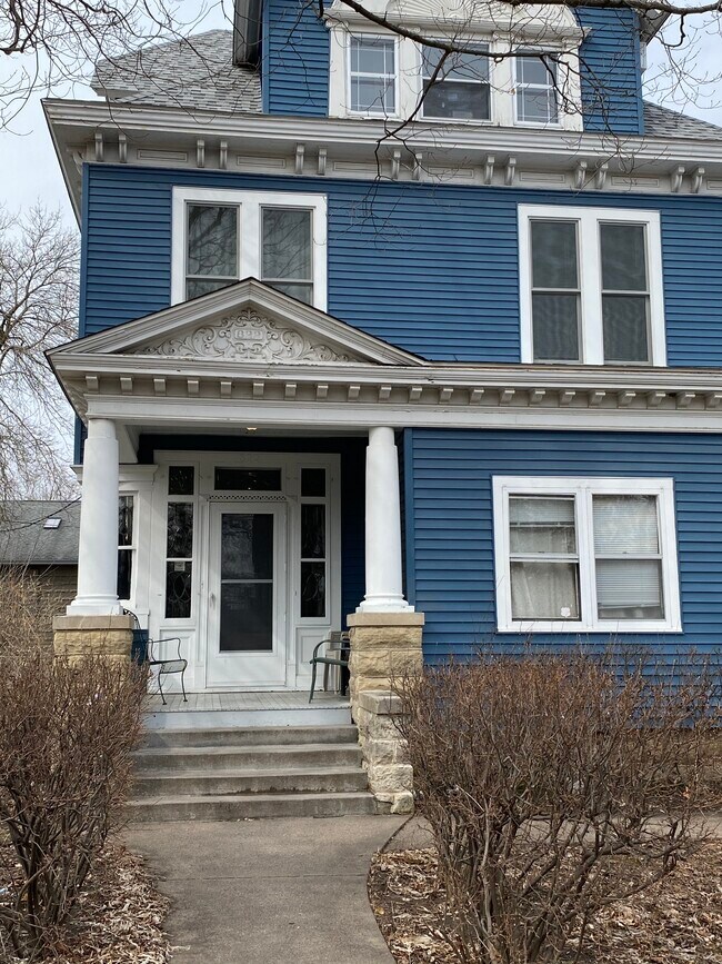 Foto del edificio - 822 3rd St S