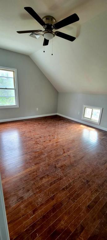 Building Photo - 496 Linden St