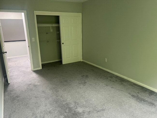 Building Photo - 234 Willow Springs