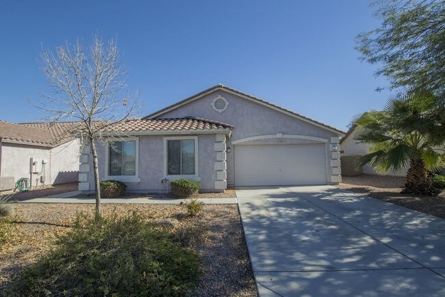 Building Photo - 1371 N Fresno St