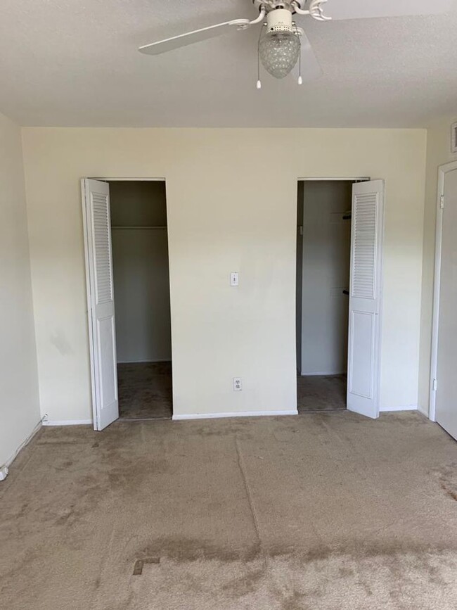 Building Photo - Nice 2 Bed 1 Bath, Unit Located in Quiet S...