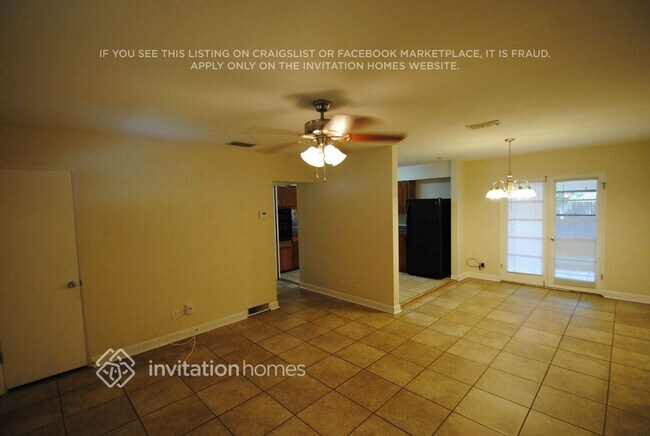 Foto del edificio - 5609 Sandalwood Dr