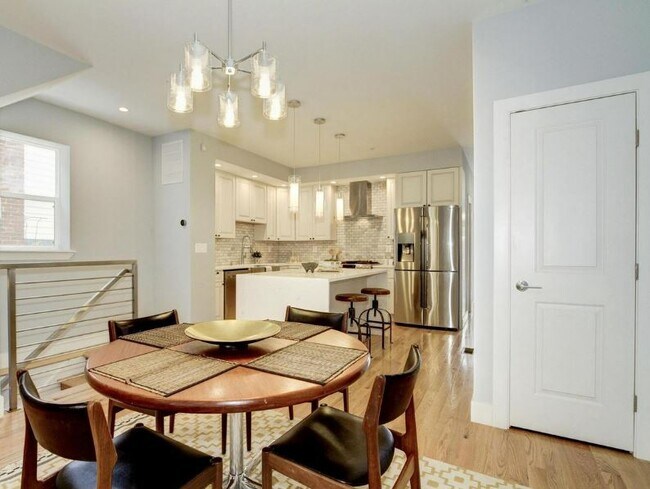 Foto del edificio - 710 Kenyon St NW