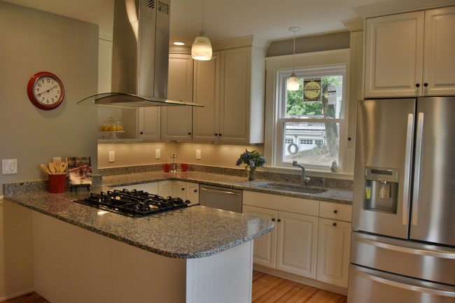 Eat In Kitchen - 2 Pleasant St