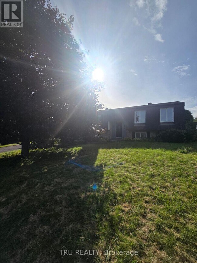 Building Photo - 14 Langholm Crescent