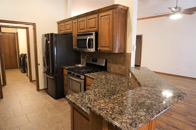 Foto del edificio - 9601 Crooked Creek Ln
