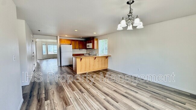 Building Photo - 4010 Dartmoor Ln