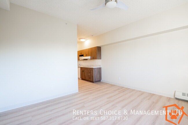 Photo du bâtiment - SENIOR LIVING IN THE EDWARDS,First Floor Bachelor Suite