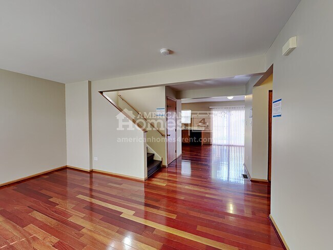 Building Photo - 5323 Meadowbrook Street