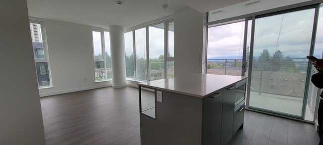 Photo du bâtiment - 5685 Halley Av