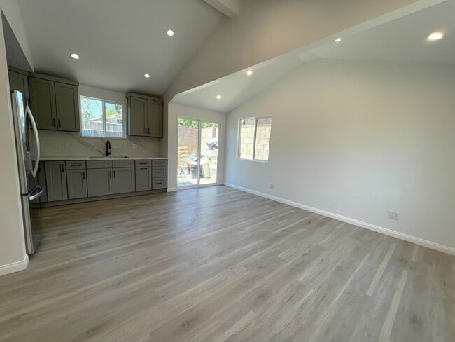 Building Photo - 14533 Lyle St