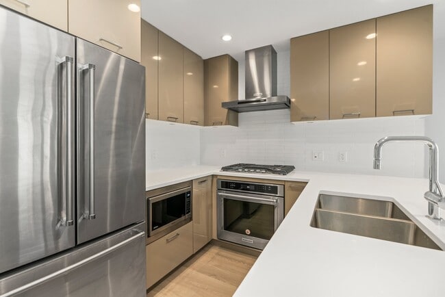Building Photo - 3581 Ross Drive