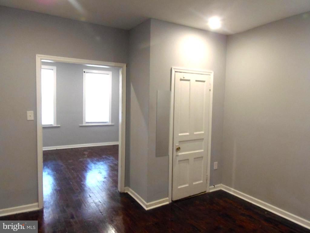 Primary Photo - 123 S Salford St