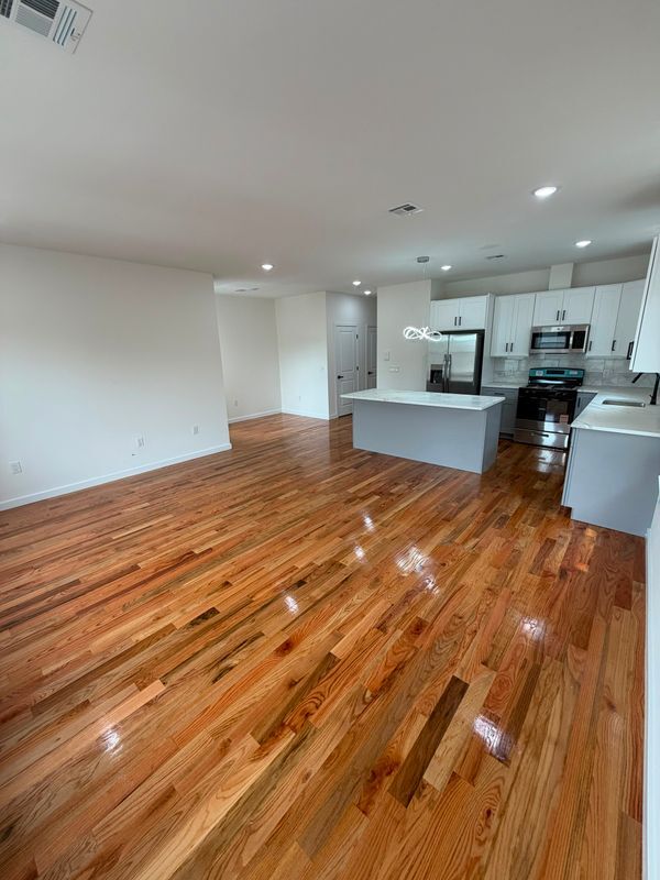 Building Photo - 28 Parkhurst St