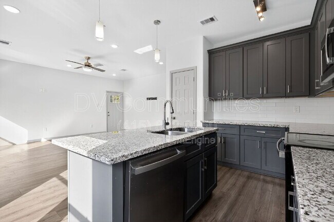 Foto del edificio - 4423 Brinkley St