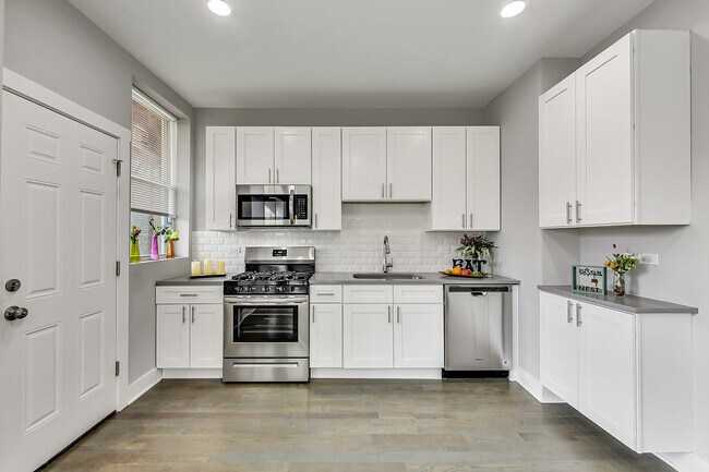 Building Photo - 3809 N Ashland Ave