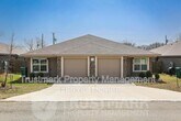 Foto principal - 924 Maplewood Dr
