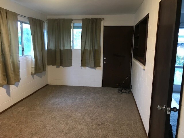 Building Photo - 718 Lalani Cir