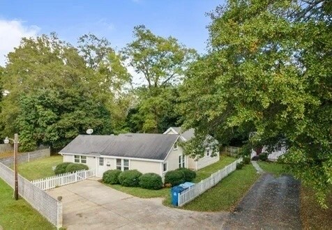 Foto del edificio - 112 Fairfield Cir