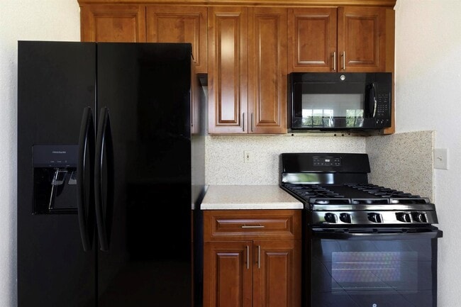 Foto del edificio - 585 NW 182nd Ter