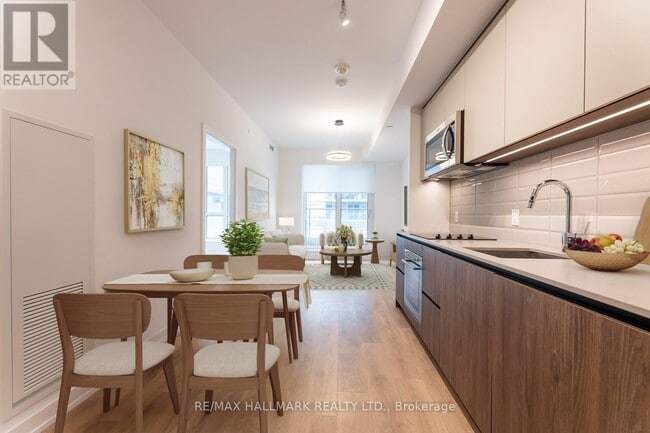 Photo du bâtiment - 150 Logan Ave