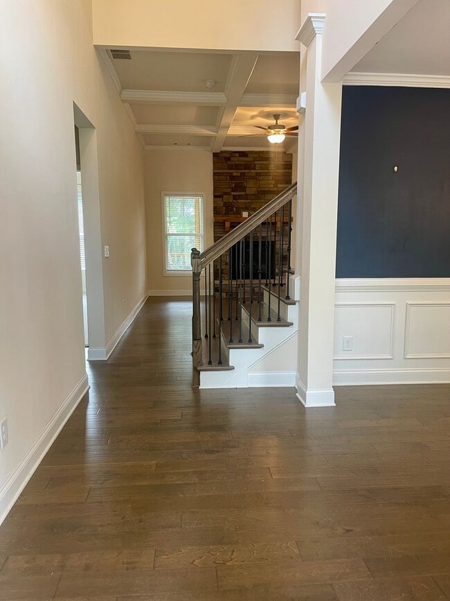 Foto del edificio - Gorgeous 5 bedroom 3.5 bath home in desira...