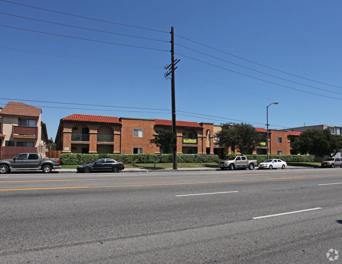 Primary Photo - Estancia Apartments Homes