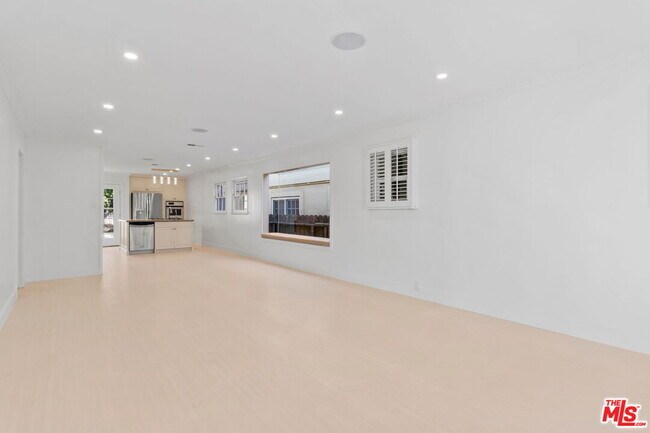 Foto del edificio - 2128 Camden Ave