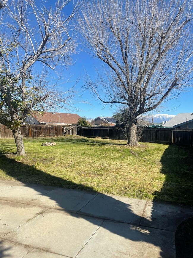 4 br, 2 bath House - 14642 ROSEMARY AVE. photo'