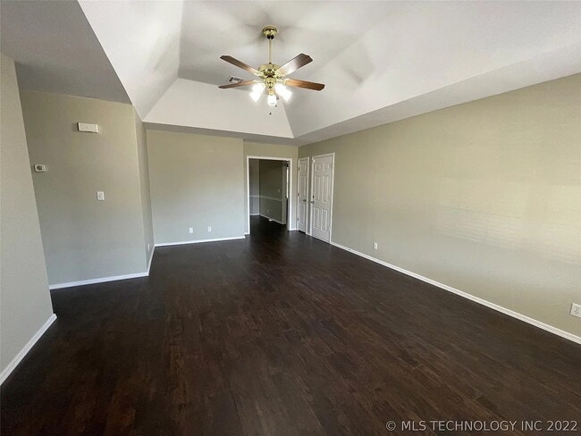 Building Photo - 200 E Laredo Pl