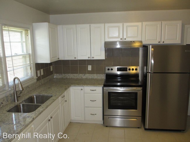 Building Photo - 3 br, 1 bath House - 1100 Dresden Dr