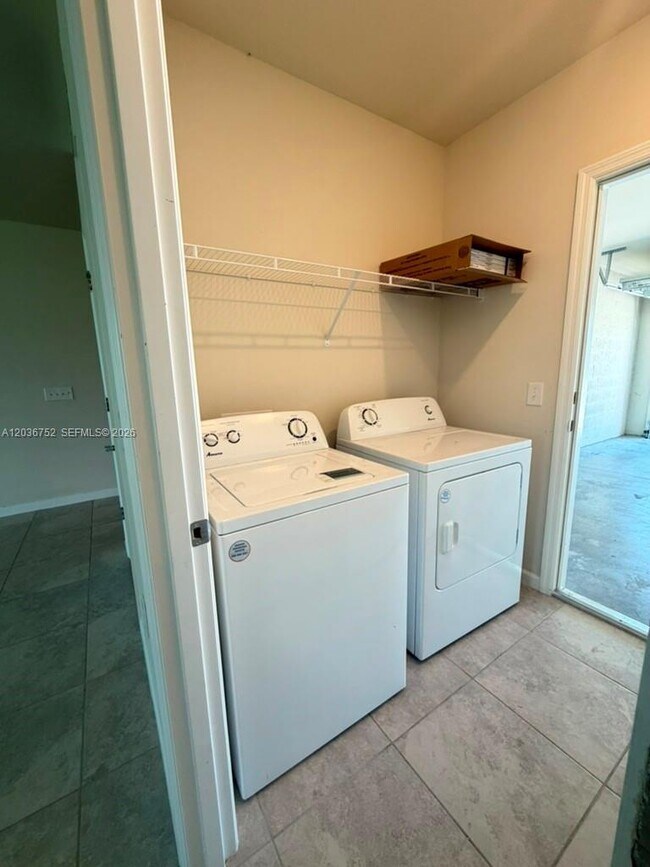 Foto del edificio - 10798 Marlberry Way