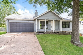 Building Photo - 2592 Forest Ln