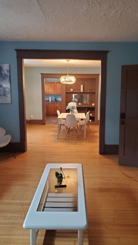 Foto principal - 2022 Oakland Ave