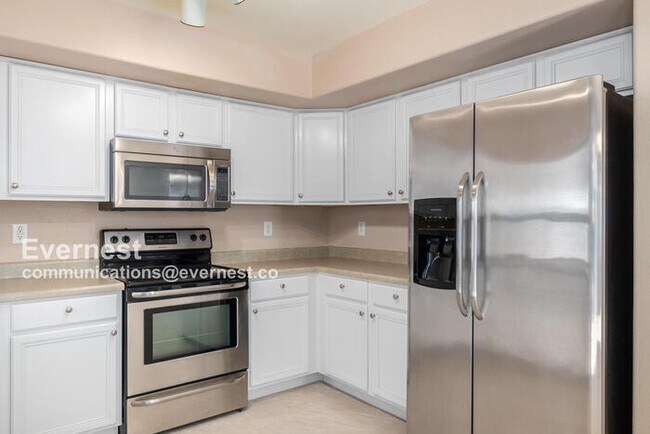 Foto del edificio - 42581 W Michaels Dr