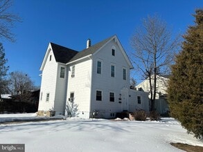 Building Photo - 534 Park Ave