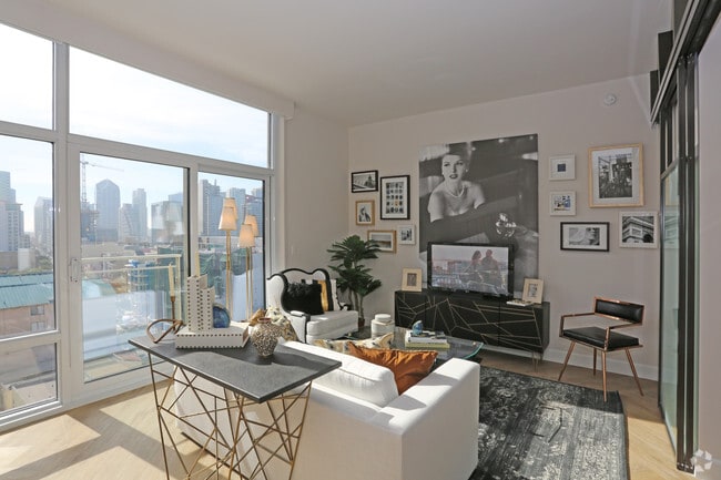 Interior Photo - Eighteen Ten State St