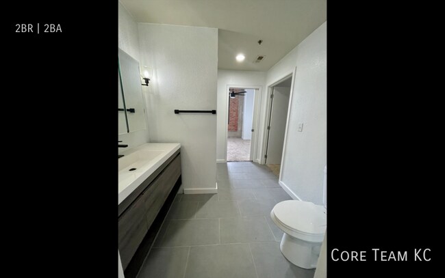 Foto del edificio - 934 Broadway Blvd