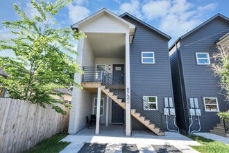 Building Photo - 9732 Tuffly St